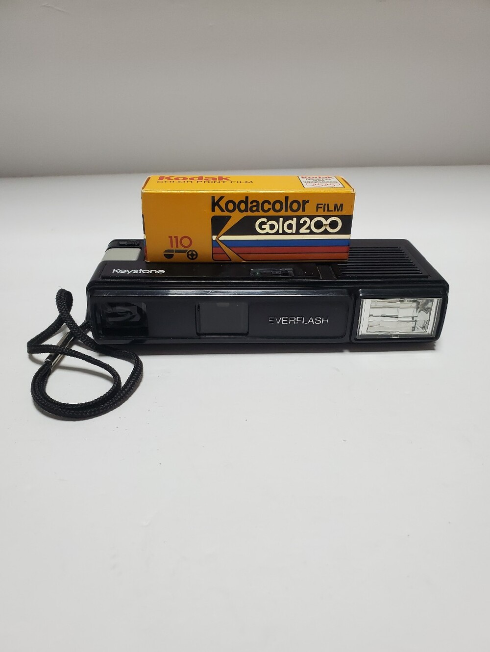 Vintage Keystone Everflash XR108 Pocket Camera & Kodacolor Gold 200 Color Print